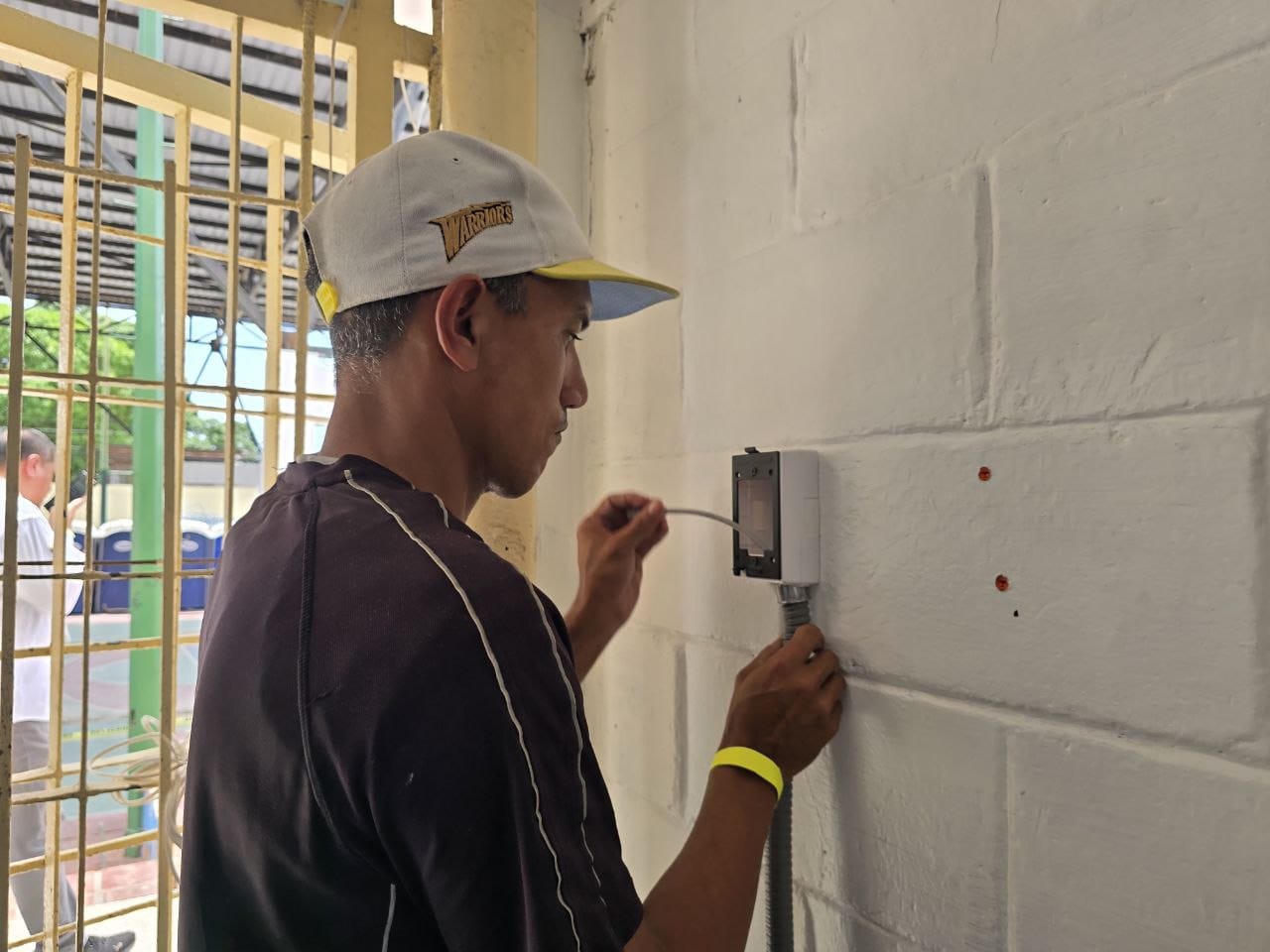 En el campamento transitorio U.E.N Narciso Gonell instalan sistema automatizado de seguridad