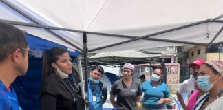 Brigada solidaria Comuna o Nada recorre Comunas de Caraballeda