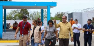 Grupo de Arquitectura Humanitaria de la ONU constató la organización popular y gubernamental en campamento de Catia la Mar