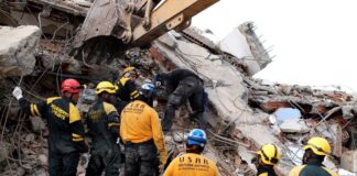 Operación internacional de rescate mantiene labores ininterrumpidas en Los Corales